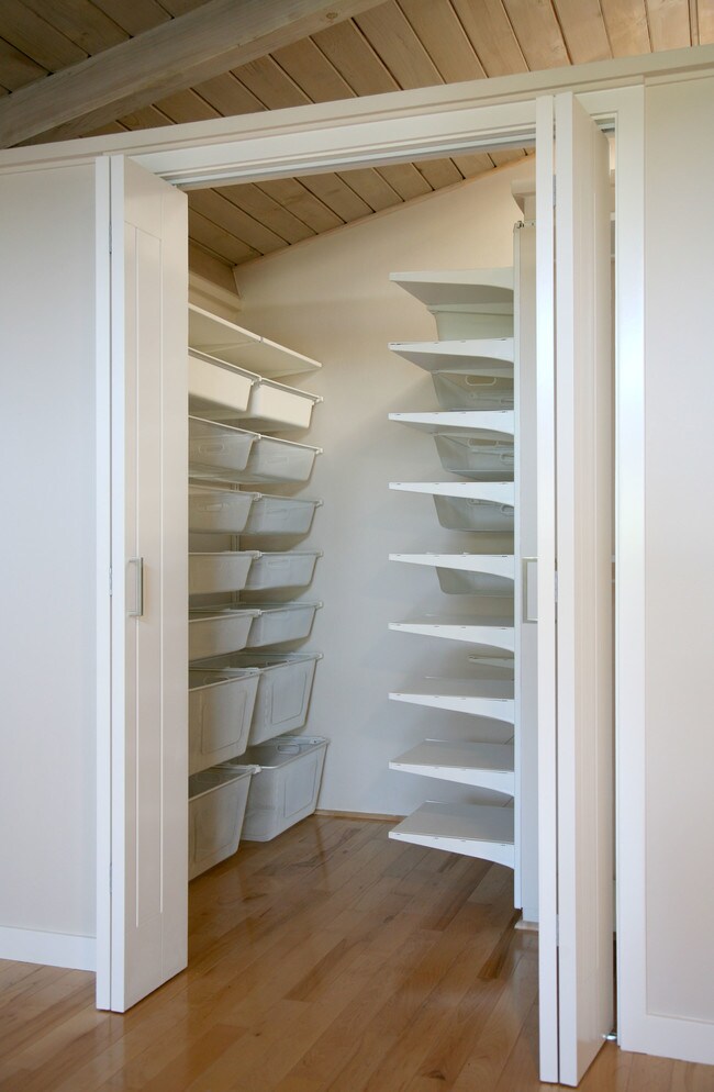 Building Photo - 278 Monroe Dr