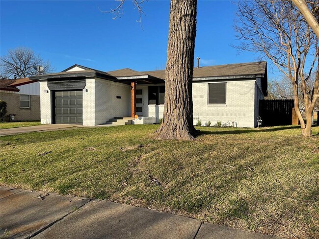 Primary Photo - 1710 Western Park Dr