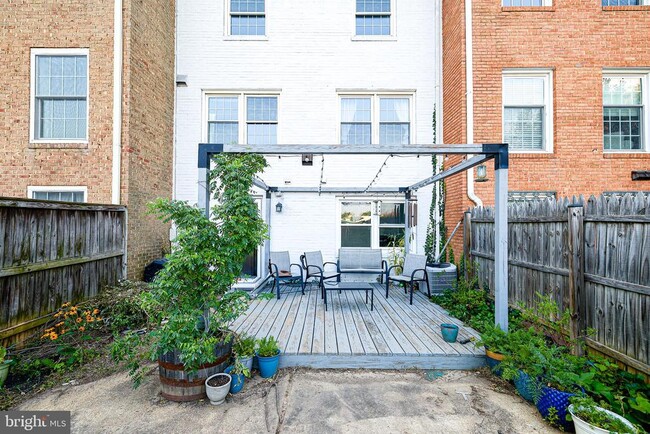 Building Photo - 2423 Falls Pl Ct