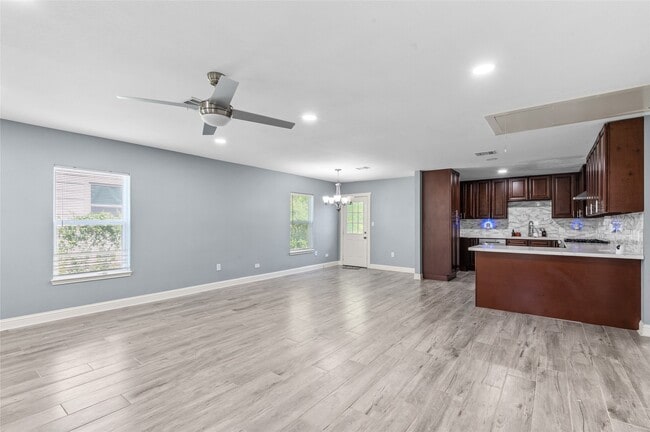 Building Photo - 3853 Rosedale St