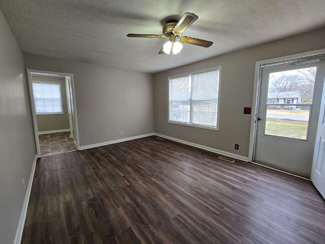 Building Photo - 310 Barkwood Dr