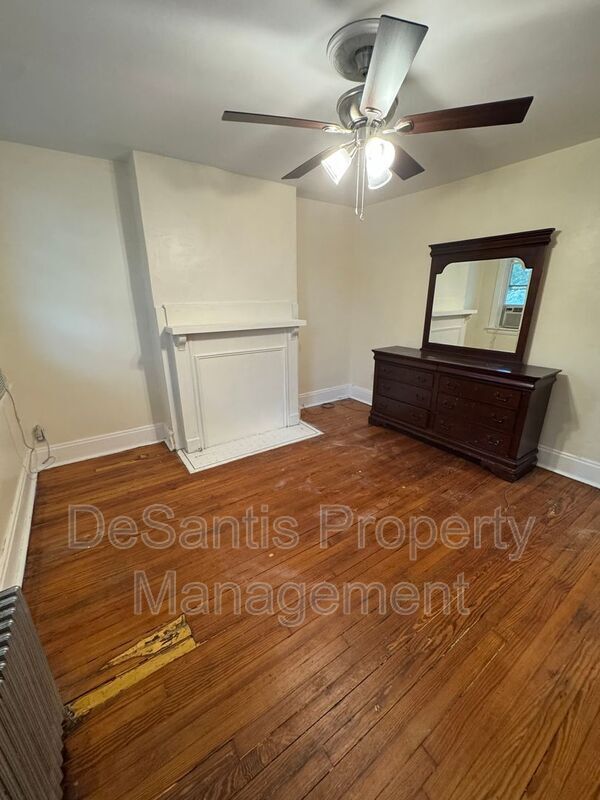 Building Photo - 2450 Starkamp St