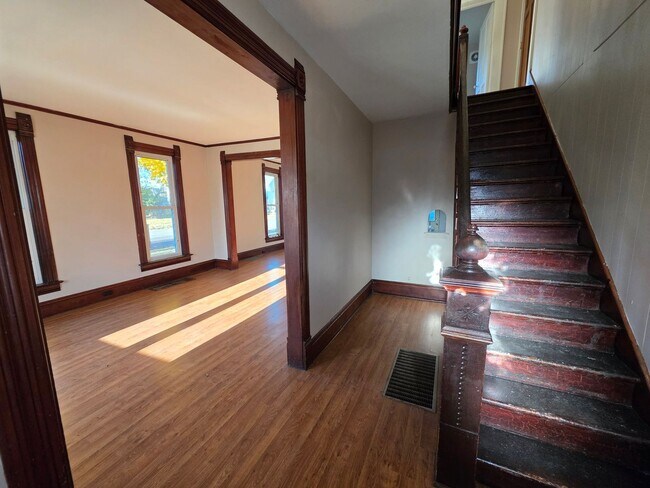 Building Photo - 523-525 Bay