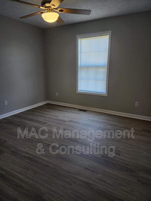 Building Photo - 143 W Gate Dr