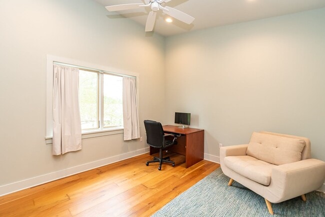 Building Photo - CHARMING, MODERN, CUSTOM HOME IN MID-CITY FOR RENT