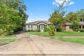 Building Photo - 5816 Community Dr