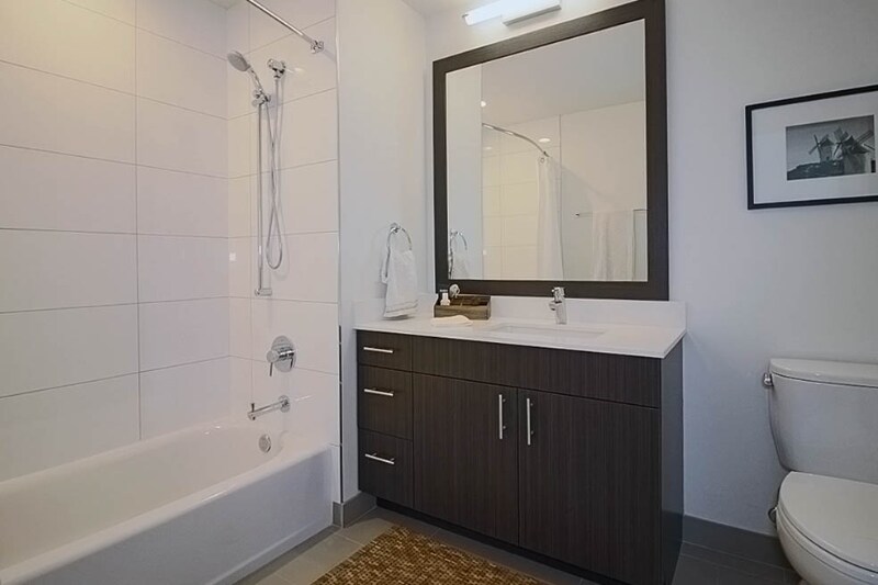 Building Photo - 456 N Park Dr