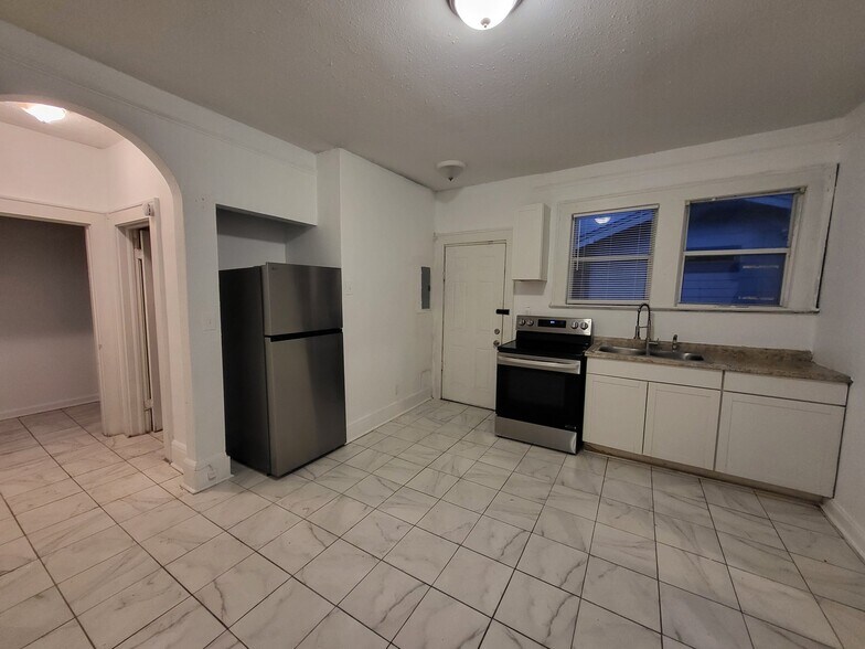 Building Photo - 4304-4306 Springfield Blvd