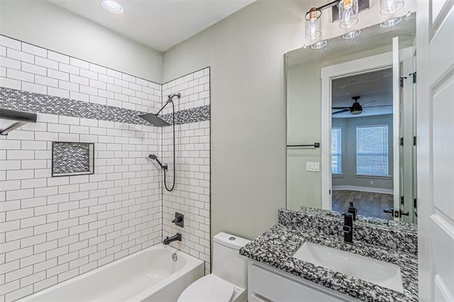 Building Photo - 313 N Mill St