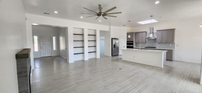 Building Photo - 3049 Chippewa Summit