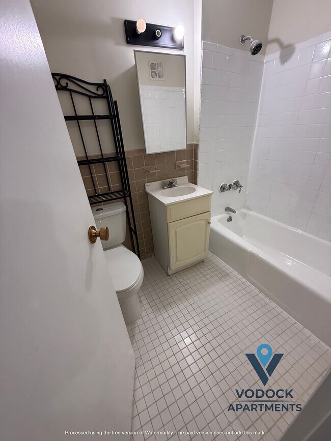 Building Photo - 16 Niles St