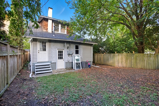 Building Photo - 609 Baldwin Ave