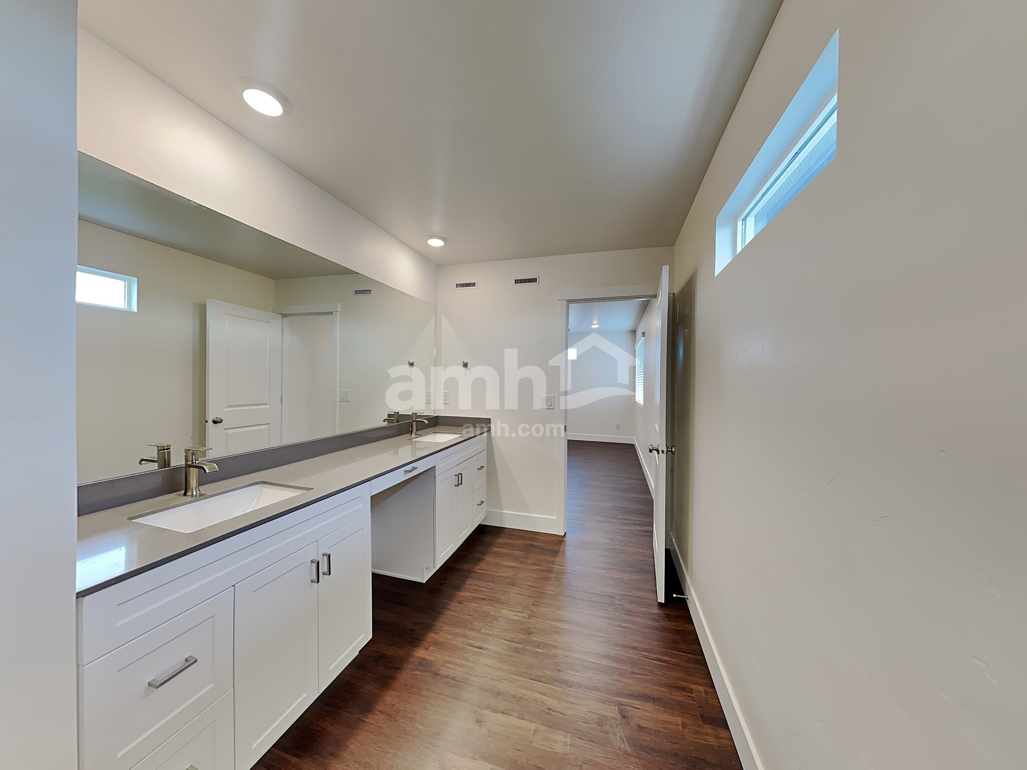 Building Photo - 9329 Wabash St