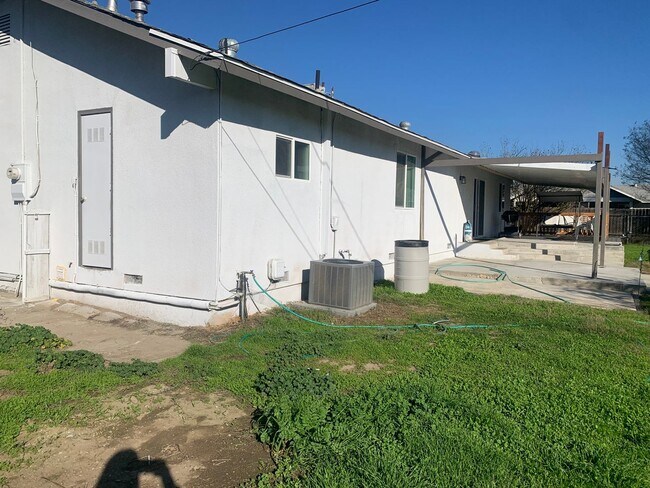 Building Photo - 14539 Blowers St