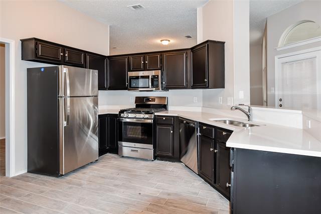 Building Photo - 2406 Garden Creek Dr