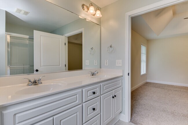 Building Photo - 2110 Red Maple Terrace