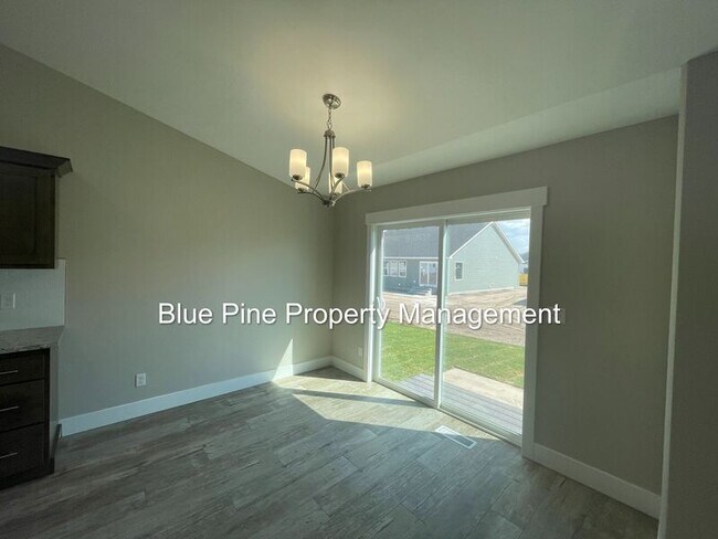Building Photo - 1924 Harrington Cir