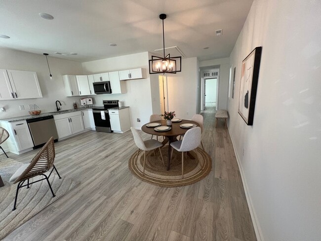 Building Photo - 2 Bedroom 2 Bathroom for Rent