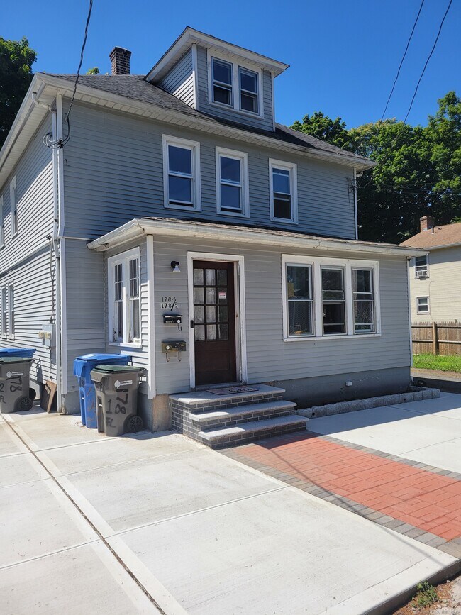 Building Photo - 178 Spruce St