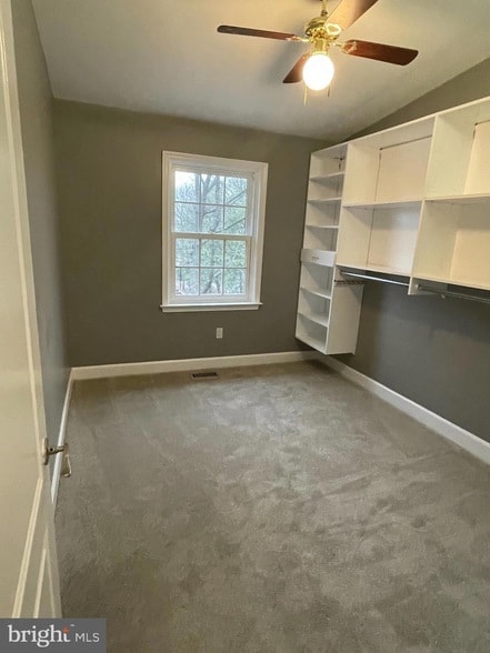 Building Photo - 8012 Merry Oaks Ct