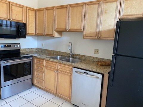 Primary Photo - 1432 Dolman St