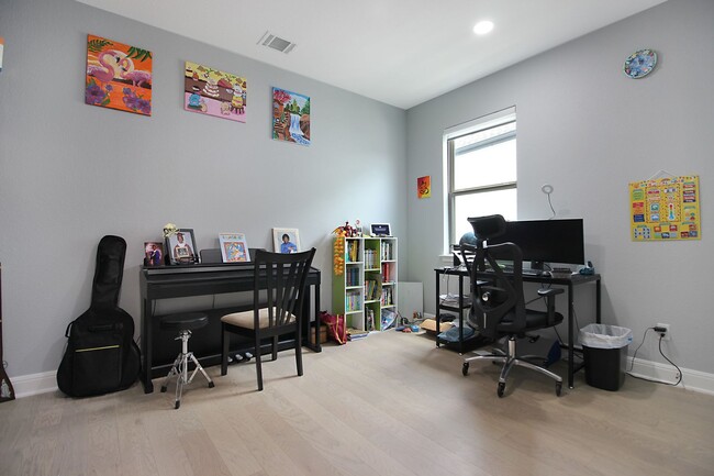 Building Photo - COMING SOON - AUGUST 2025 -Stunning 5-Bedr...