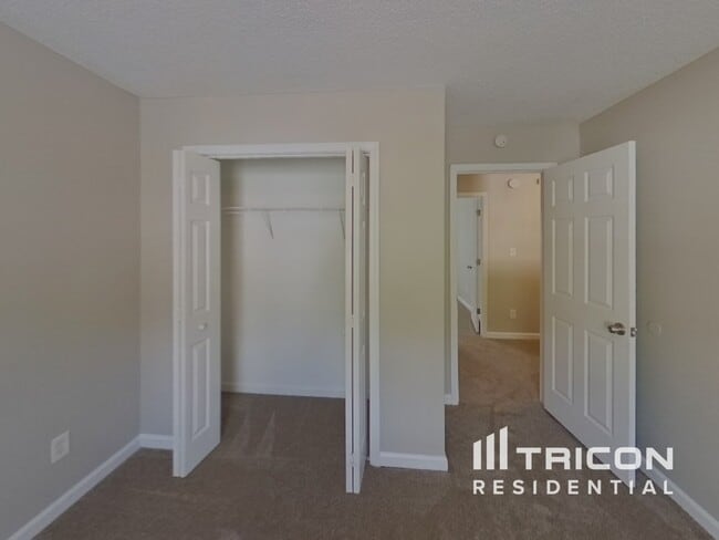 Building Photo - 5753 Village Loop