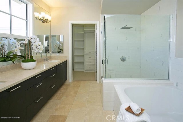 Building Photo - 511 Caruso Ave