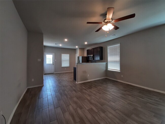 Building Photo - 919 Redinger Ridge Dr