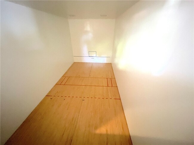 Building Photo - 2563 Plaza del Amo