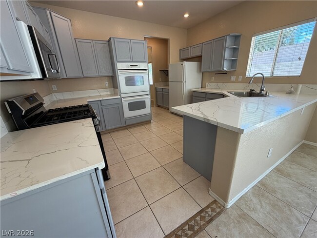 Building Photo - 4429 Rockaway Beach St