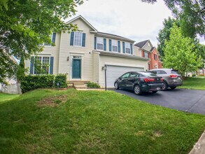 Building Photo - Large 4BR plus office, 3.5 BA, 2-car garage