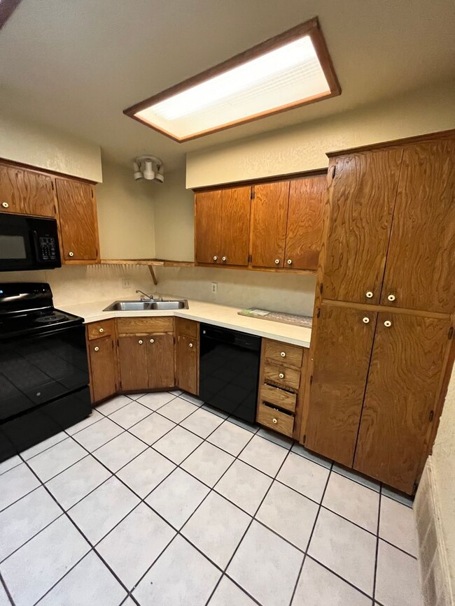 Building Photo - 2309/2311 Pena Cove