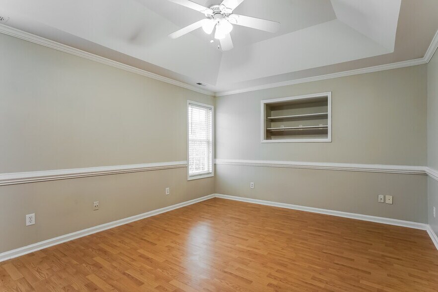 Building Photo - 512 Waterford Dr