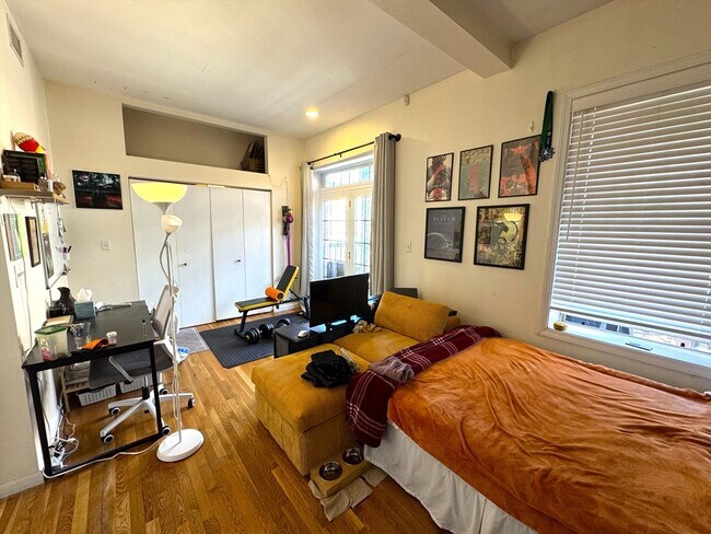 Building Photo - 59 Fort Ave