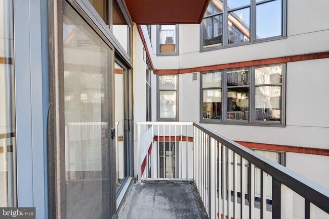 Building Photo - 2120 Vermont Ave NW