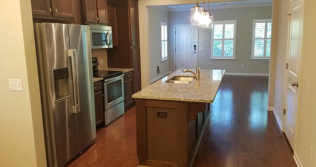 Building Photo - Modern End-Unit Townhome in Branch Creek – 3 Bed / 2.5 Bath Townhome