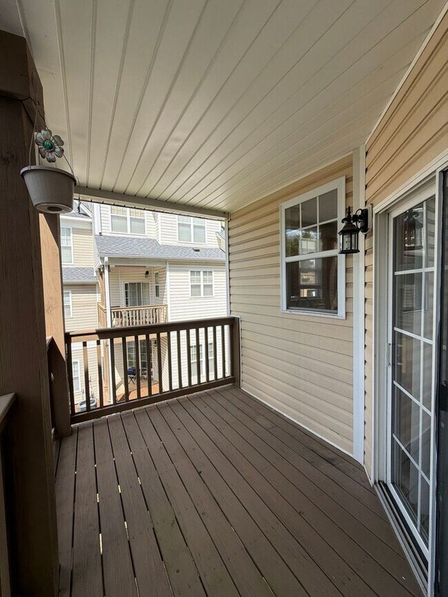 Building Photo - T.R. Lawing Realty Property