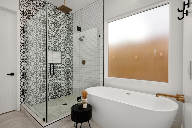 Building Photo - 623 Colima St