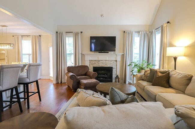 Building Photo - 919 Napiers Post Dr