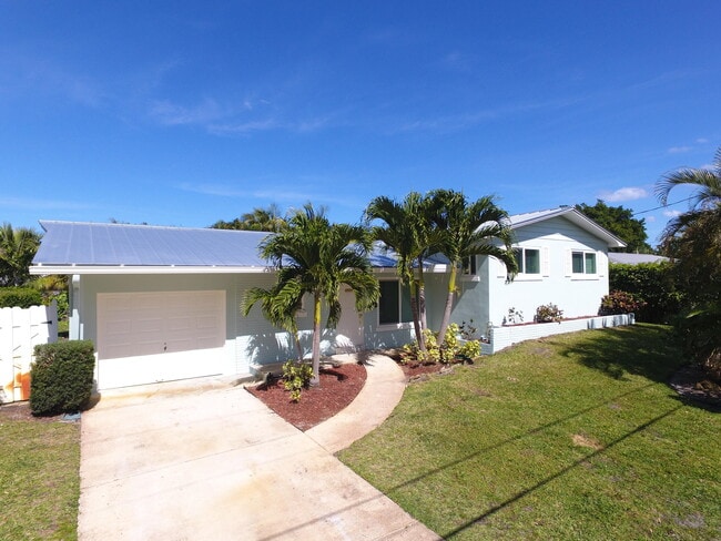 Primary Photo - 743 Ibis Way