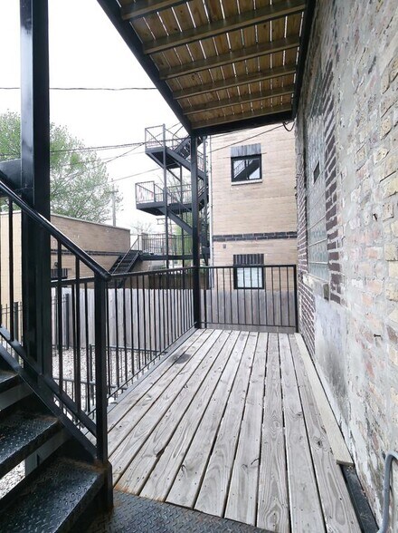 Building Photo - 4347 S Vincennes Ave