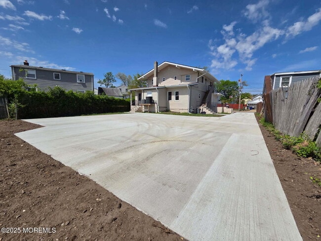 Building Photo - 40 Twilight Ave