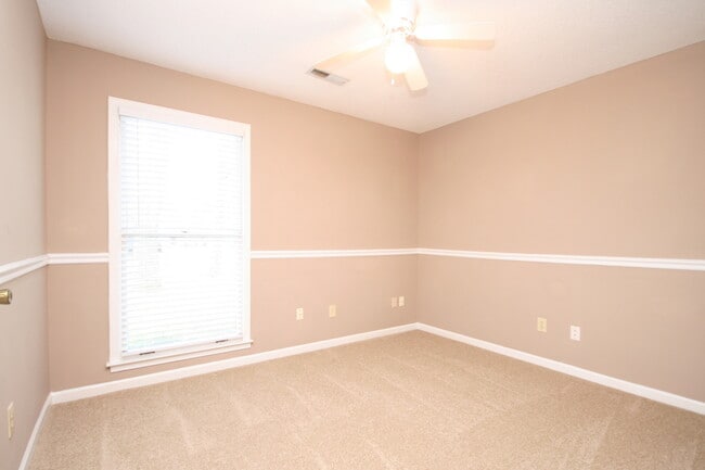 Building Photo - 15125 Balsam Dr SE