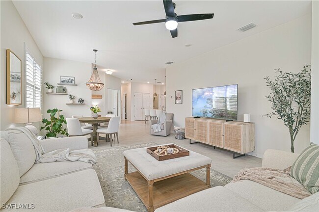 Building Photo - 3013 Royal Gardens Ave