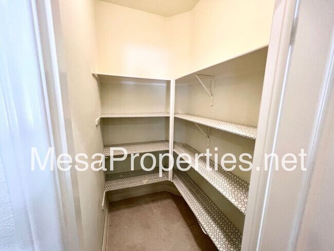Building Photo - 6646 Whitewell Rd