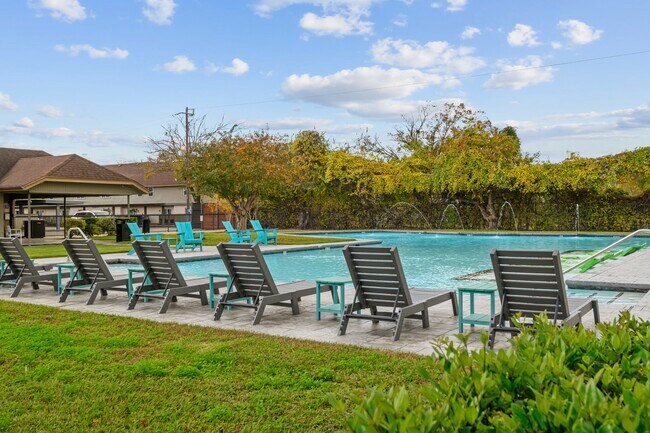 Building Photo - 1701 Upland Dr