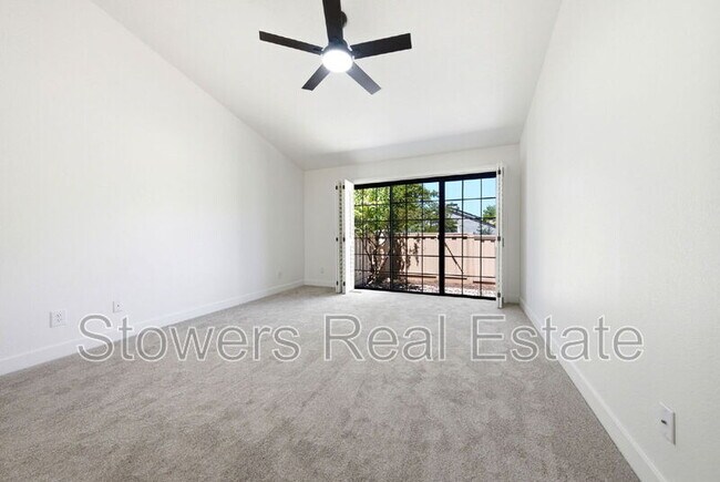 Building Photo - 2033 Raphael Ct