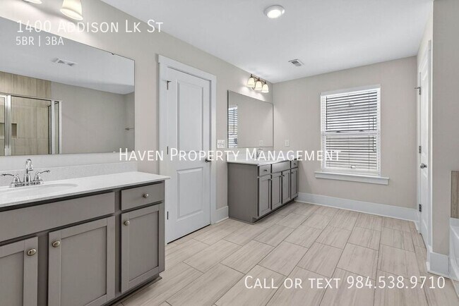 Building Photo - 1400 Addison Lk St