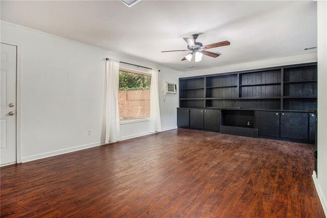 Building Photo - 1174 Arborvista Dr NE
